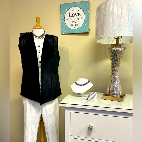 Renuar black poly reversible vest with pockets. - Picture 1 of 1